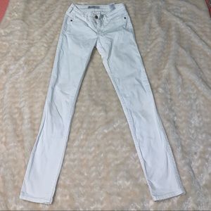 white abercrombie and fitch jeans